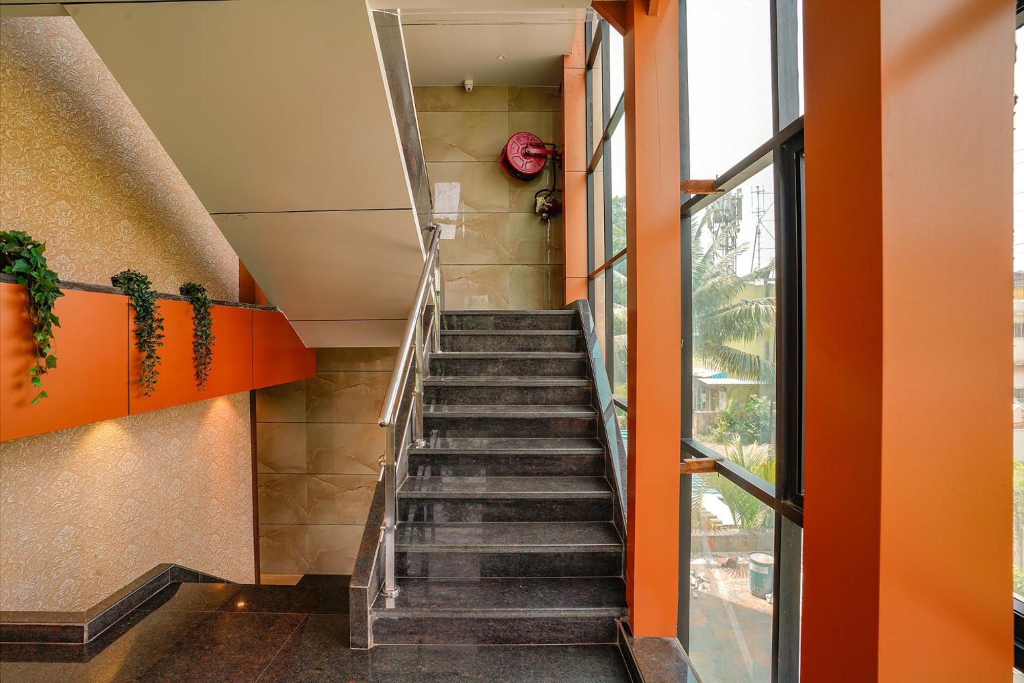 Fabexpress Super 7 Inn - Nr Rabale Station Navi Mumbai Kültér fotó
