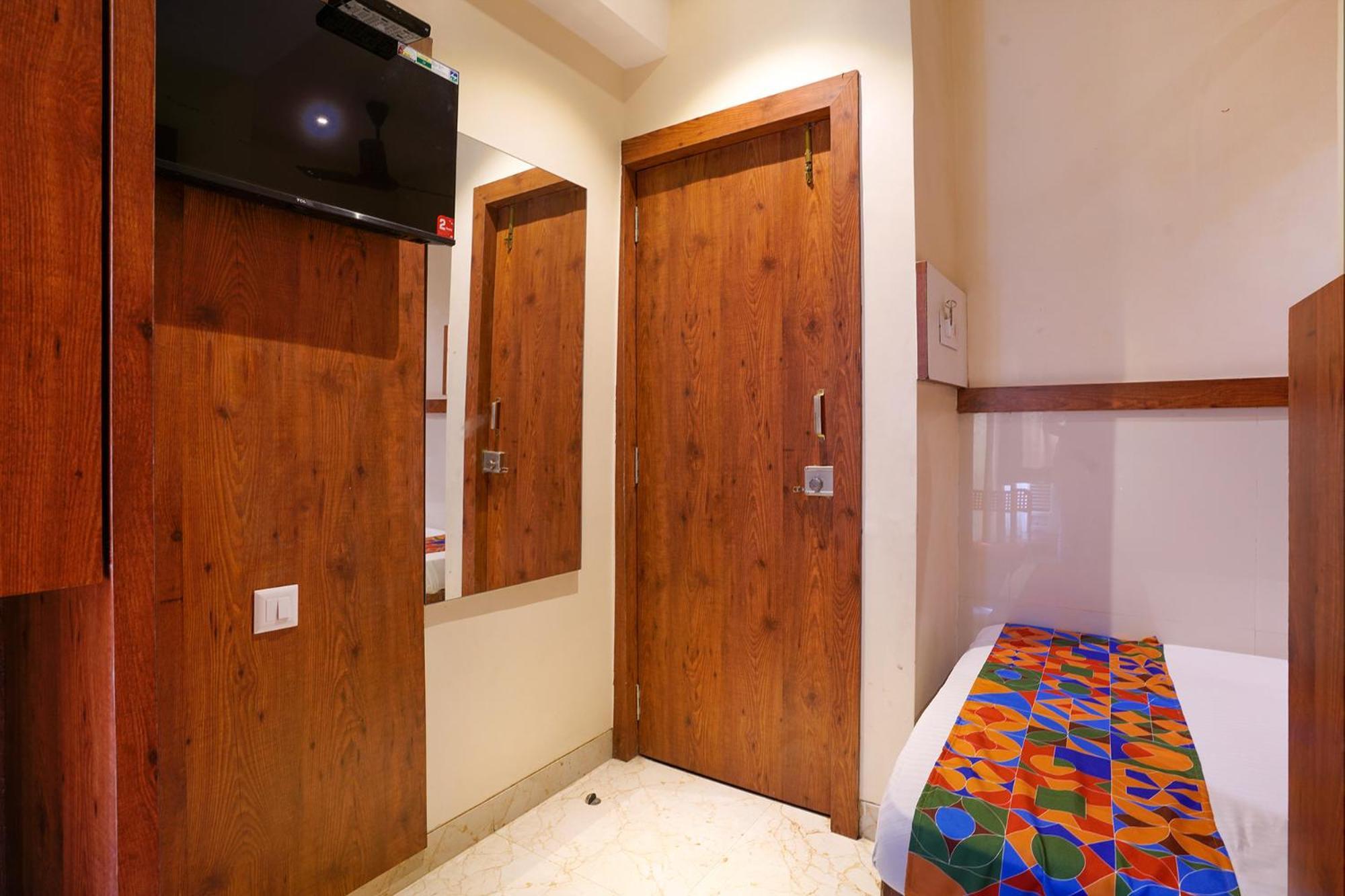 Fabexpress Super 7 Inn - Nr Rabale Station Navi Mumbai Kültér fotó