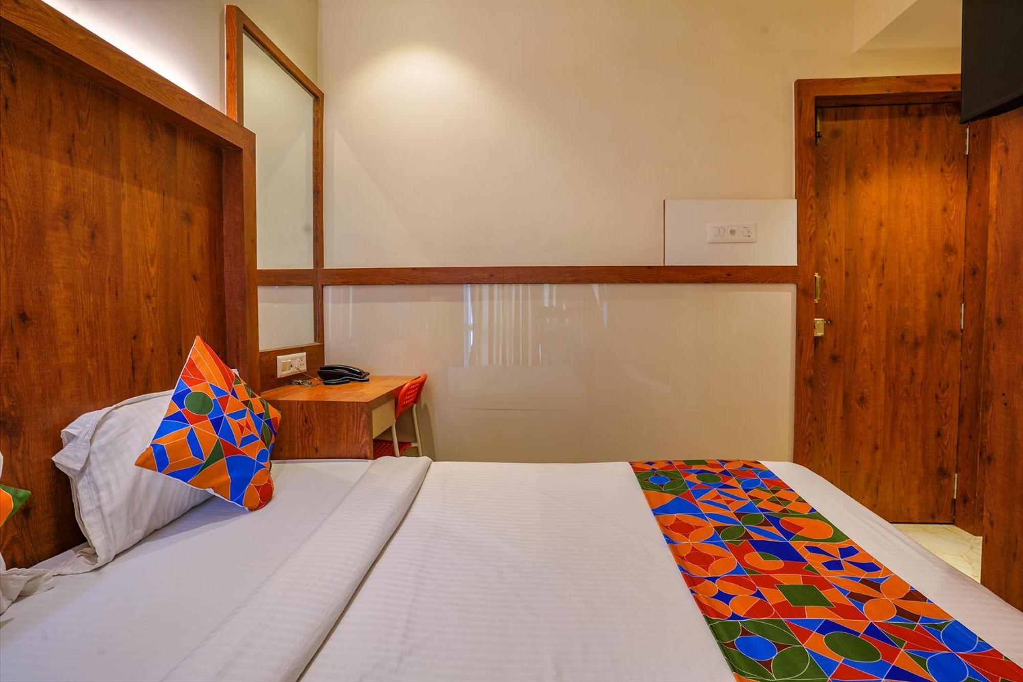 Fabexpress Super 7 Inn - Nr Rabale Station Navi Mumbai Kültér fotó